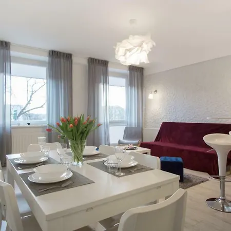 Auras In The Center Of Apartament
