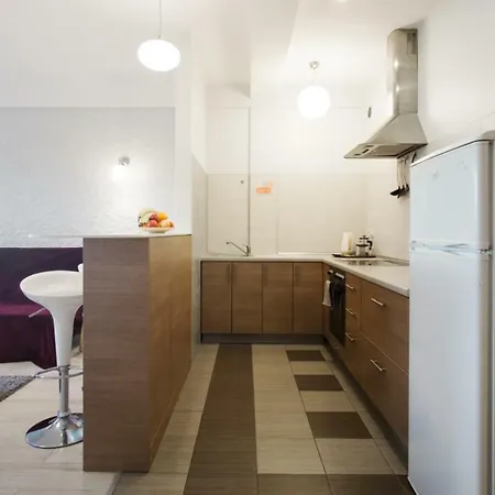 Apartment Auras In The Center Of *