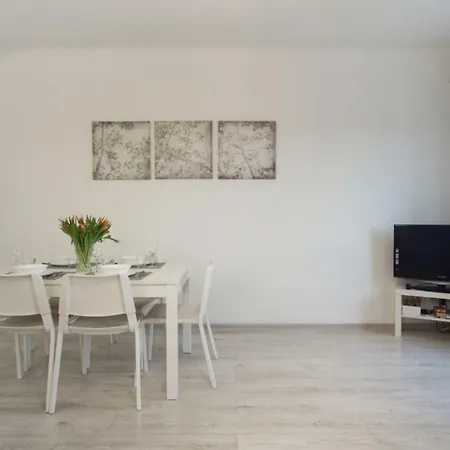 Apartment Auras In The Center Of
